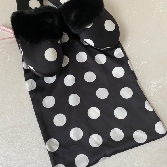 LOVELY LADIES “VICTORIA SECRET” SIZE M (7-8) SLIPPERS WITH MATCHING BAG~NEW - Picture 8 of 10